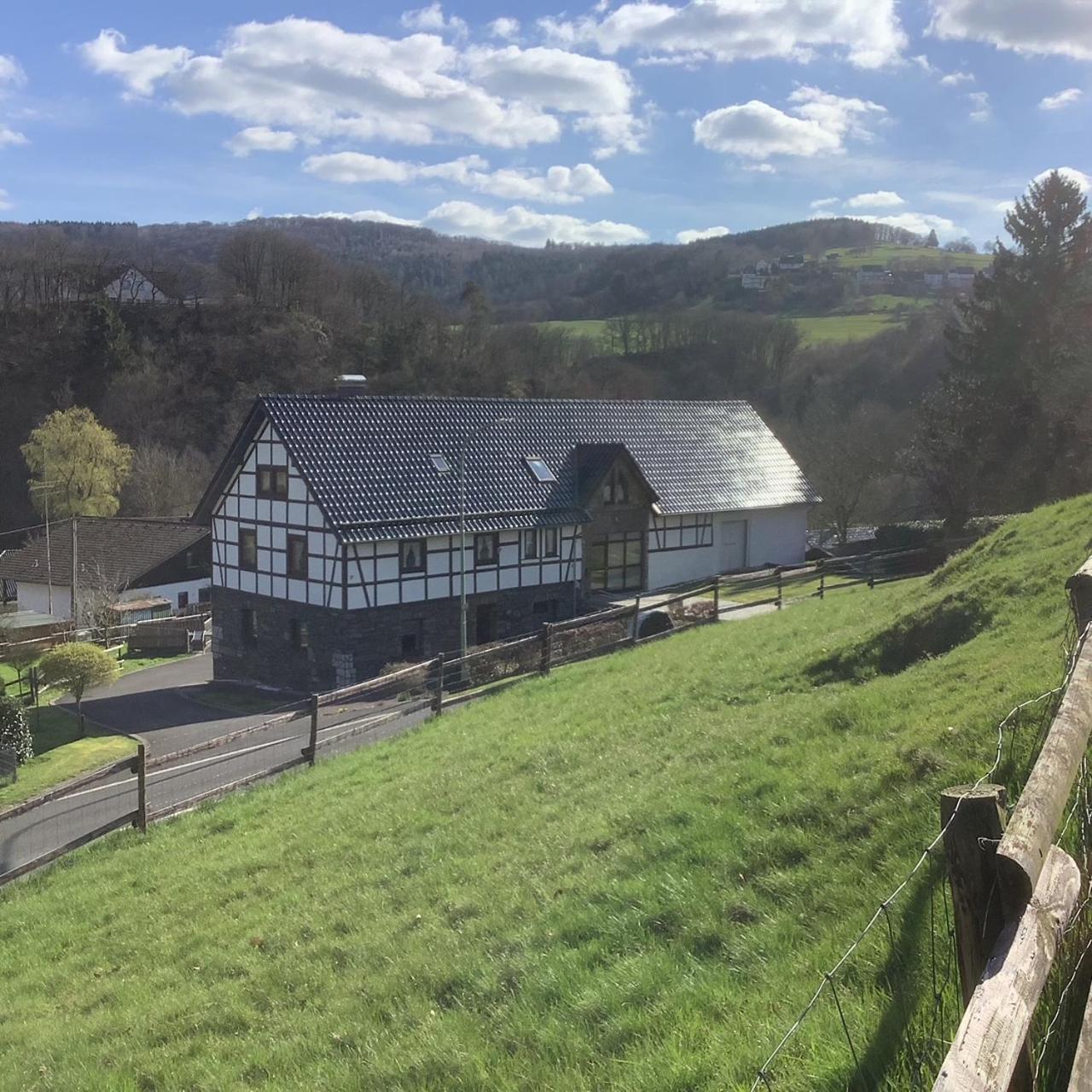 Berg Blick Eifler Bauernhaus Modern Restauriert Зиммерат Экстерьер фото