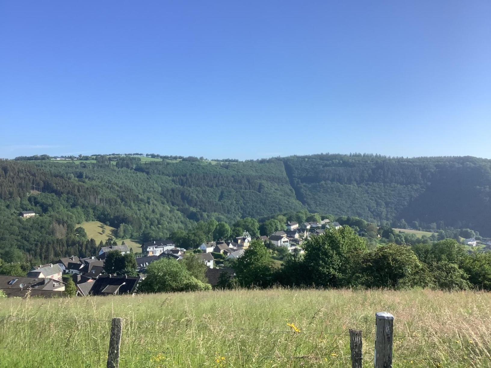 Berg Blick Eifler Bauernhaus Modern Restauriert Зиммерат Экстерьер фото